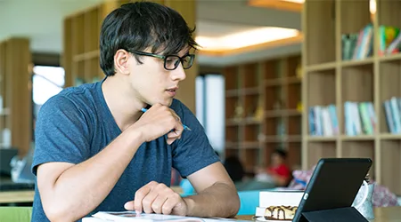 How to use the FAFSA calculator to estimate financial aid