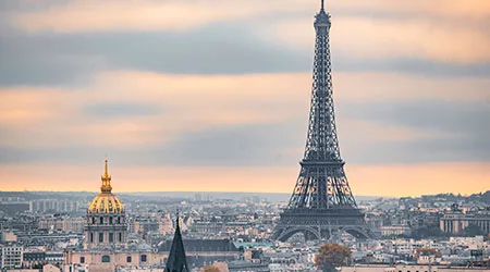 eiffel tower at dusk paris