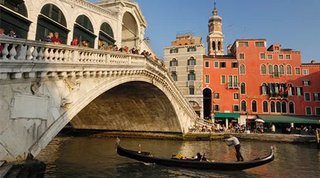 rialto bridge venice