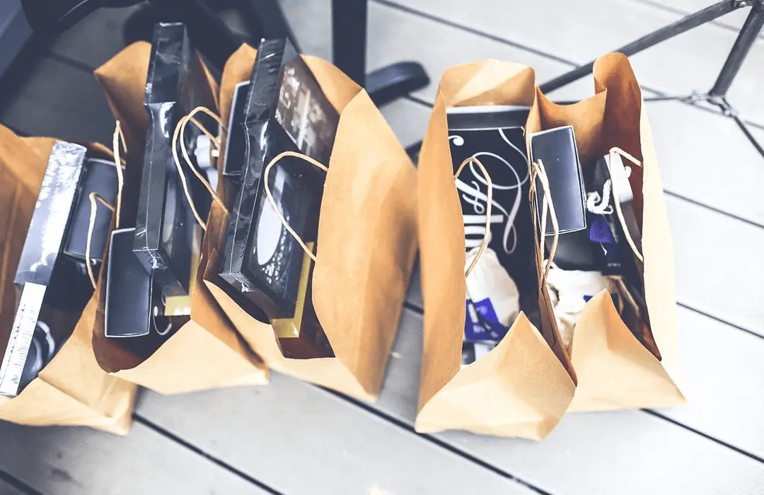 Image: Getty Images Shopping paper bags