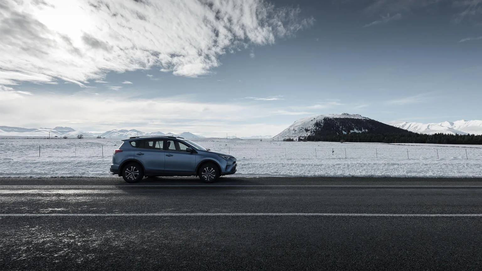 Image: Getty Images Car with a snowy backdrop