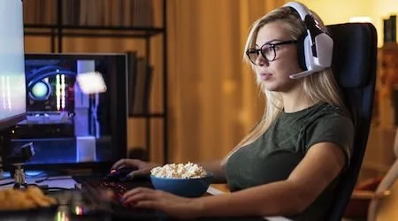 Compare gaming headsets: How to choose wired or wireless headsets