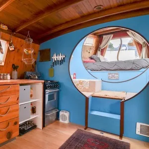 Offbeat Houseboat