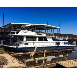 Offbeat Houseboat
