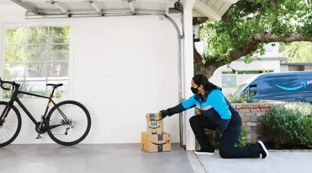 AmazonBoxDeliveryToGarage_Supplie_450x250 AmazonBoxDeliveryToGarage_Supplie_450x250