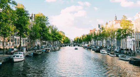 Travel money Netherlands 2022: How to pay & how much to bring