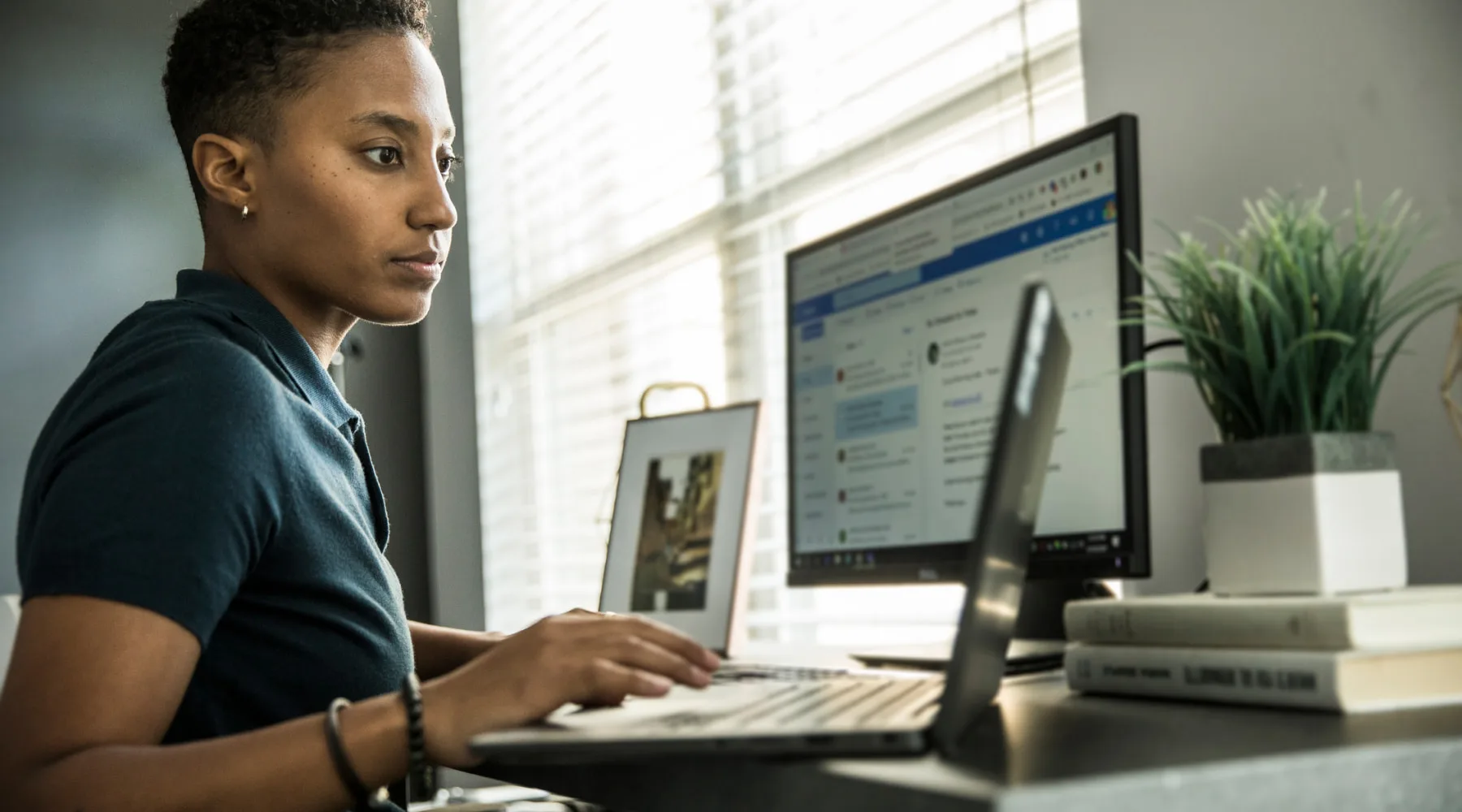 WomanWorkingOnDesktop_GettyImages_1800x1000 WomanWorkingOnDesktop_GettyImages_1800x1000
