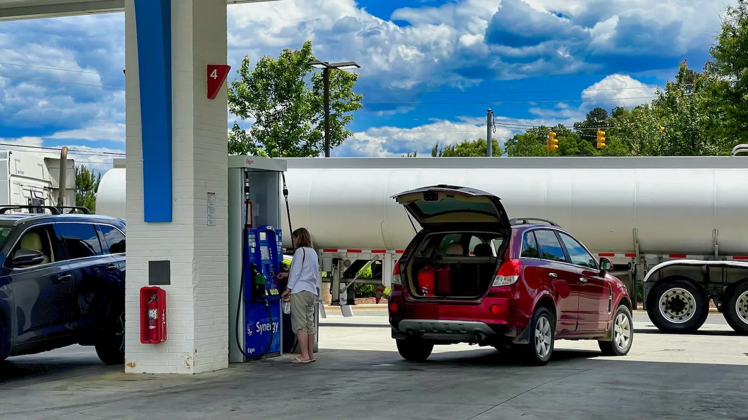 How Much Will Gas Cost Over Summer 2023? | Finder.com