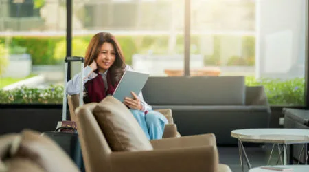 Credit cards with free airport lounge access