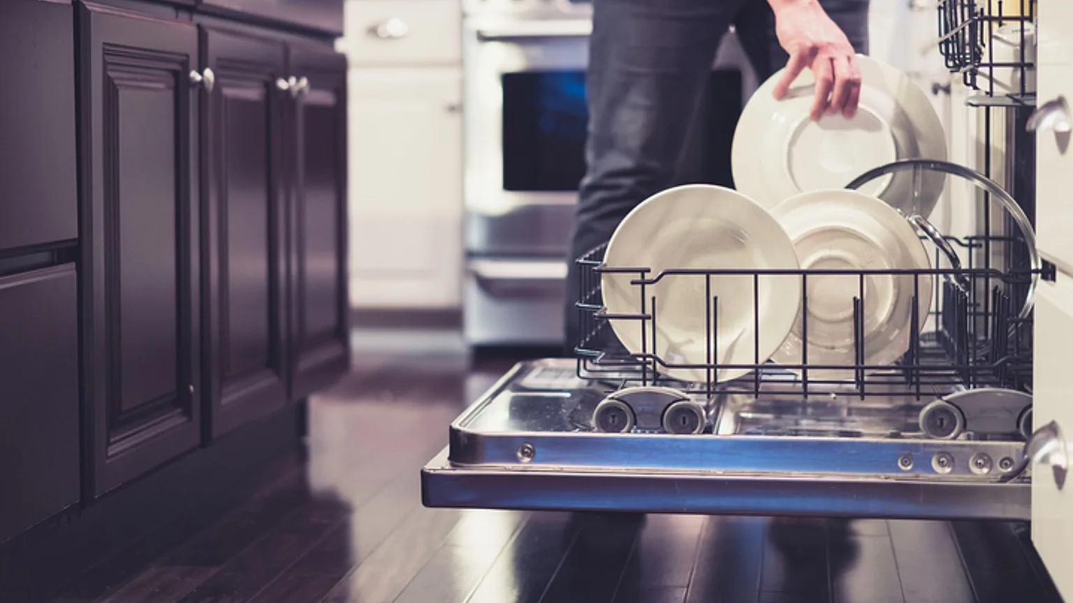 Image: Getty Images dishwasher cleaner