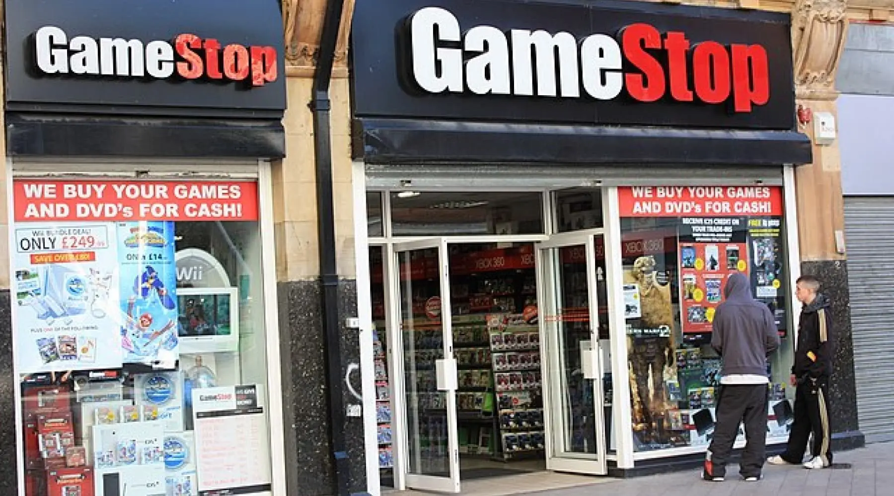 What’s happening with GameStop stock, and the dangers of buying in
