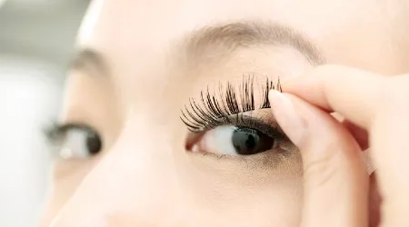 Top sites to buy false eyelashes online in Singapore 2023