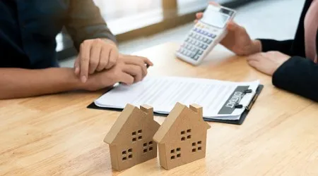 How is interest calculated on a mortgage?
