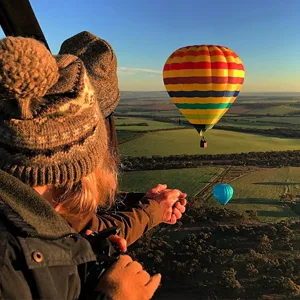 People on a hot air ballon
