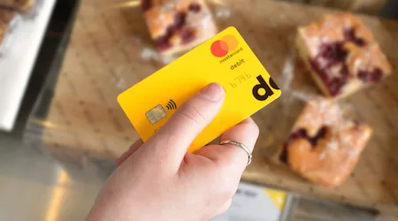 Dozens users to get new card and account details after partnership with Visa