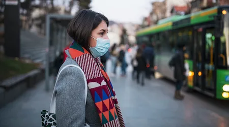 Coronavirus face masks: UK reviews advice once again