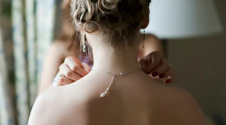 Dress for the occasion with beautiful bridal jewellery