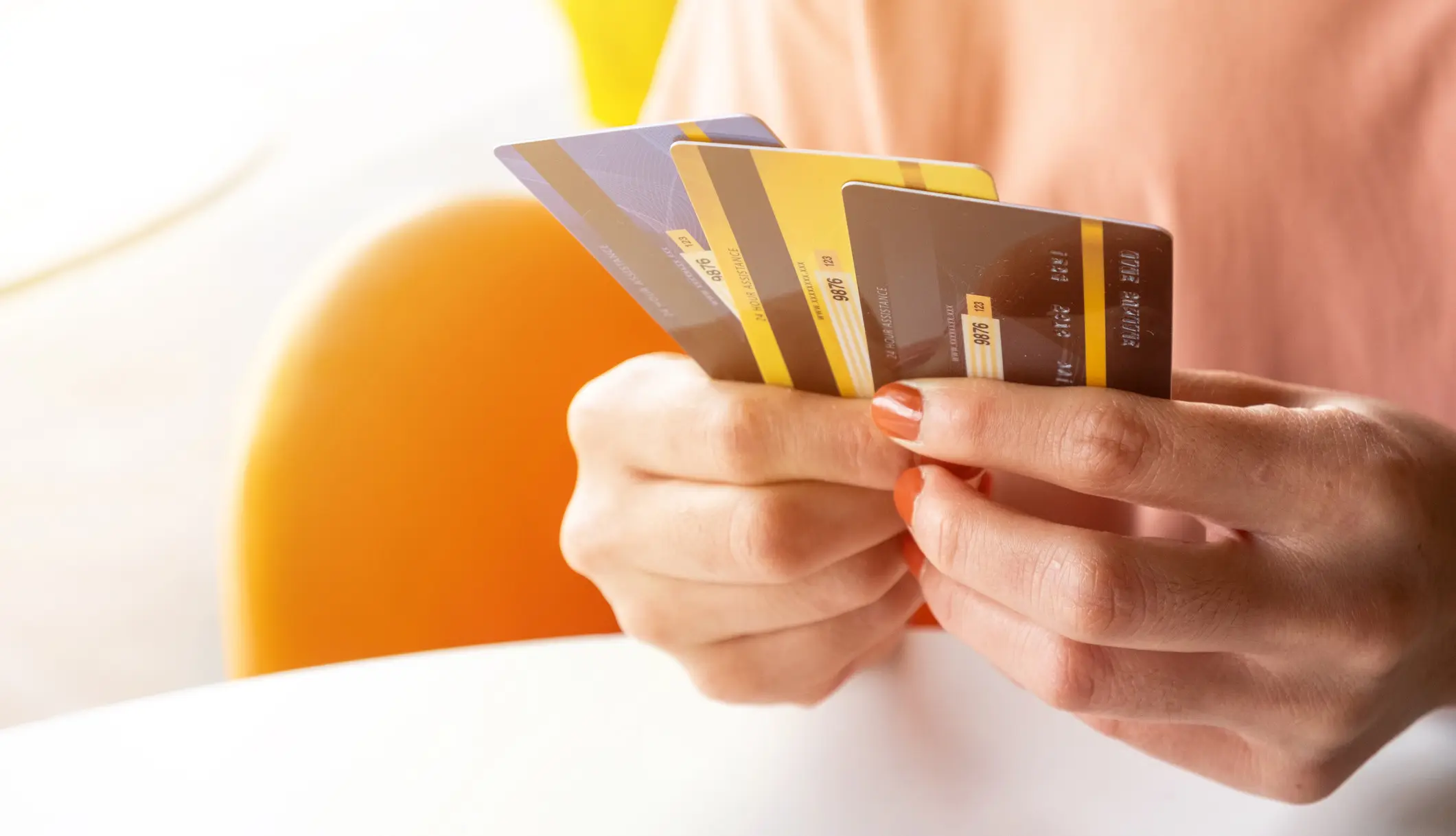 How to manage multiple credit cards