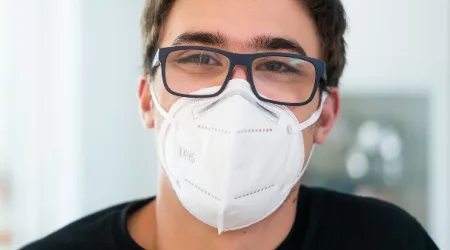 Where to buy face masks with nose wires online in Canada