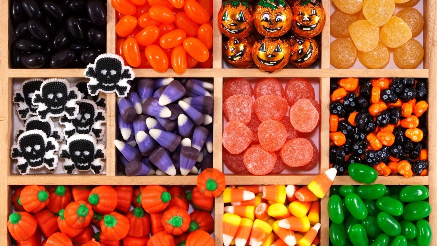 Image: Getty Images Halloween candy in a serving dish