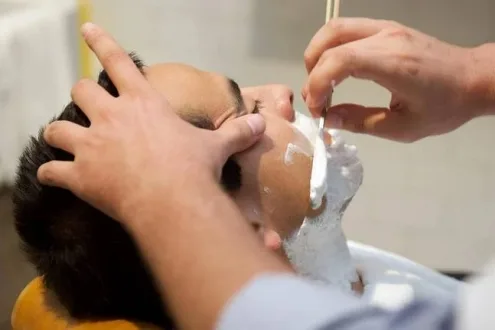 Men’s Hot Towel Shave and Hair Cut with Beer and Gift