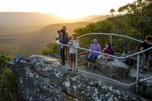 Grampians National Park with Kangaroos and MacKenzie Falls from Melbourne
